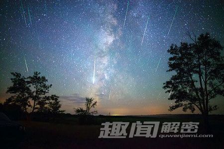 最新流星，闪耀天际的神秘之光